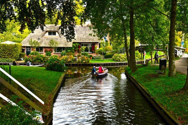Giethoorn-Hollanda-Dünyanın-En-Güzel-Yeri