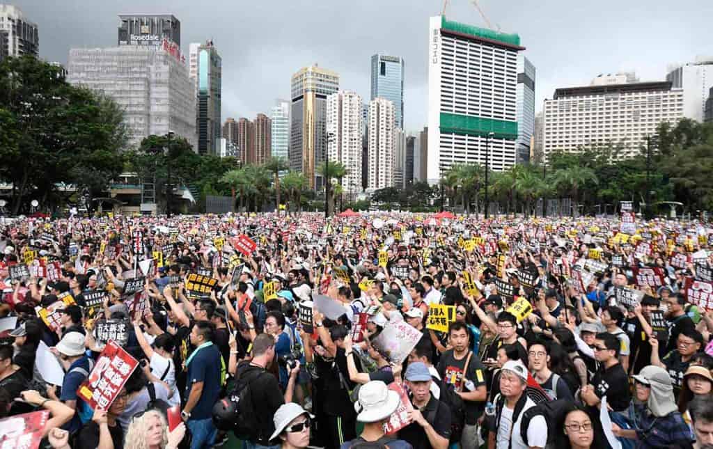 Hong Kong’ta Halkı Sokaklara Çıkaran Tasarı Nedir?