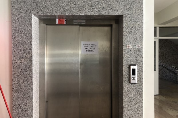 Düşen Asansörde Hayatta Nasıl Kalabilirsiniz?