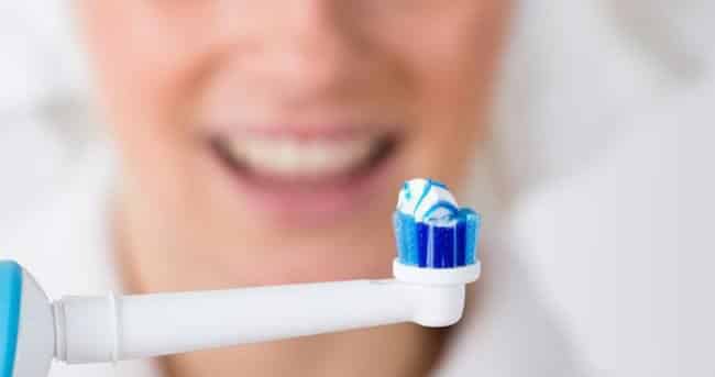 Elektrikli Diş Fırçaları Güvenli Mi?
