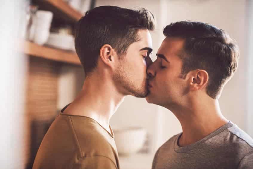 Pride Ayı: Gay Olmak Sorun Mu, Bir Sağlık Sorunu Mu? Gerçek Cevaplarla!