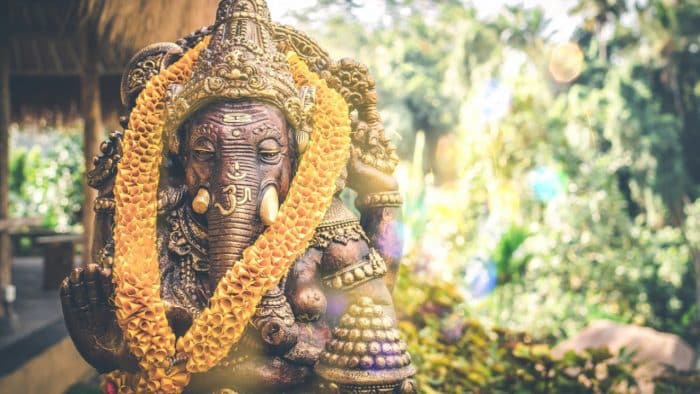 Hinduizm Nedir? İbadet Nasıl Yapılır?
