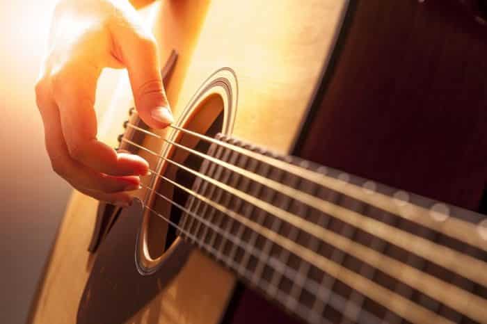 En İyi Online Gitar Kursu – 2021 Güncel – Gitarda Kendini Geliştirmek İsteyenlere 10 Kurs Tavsiyesi