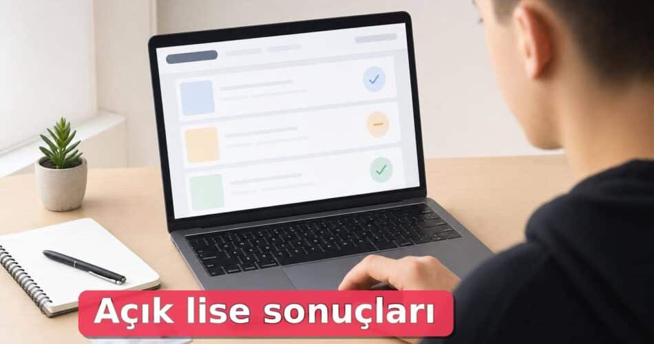 Dizüstü bilgisayarda açık lise sınav sonucu kontrol eden öğrenci