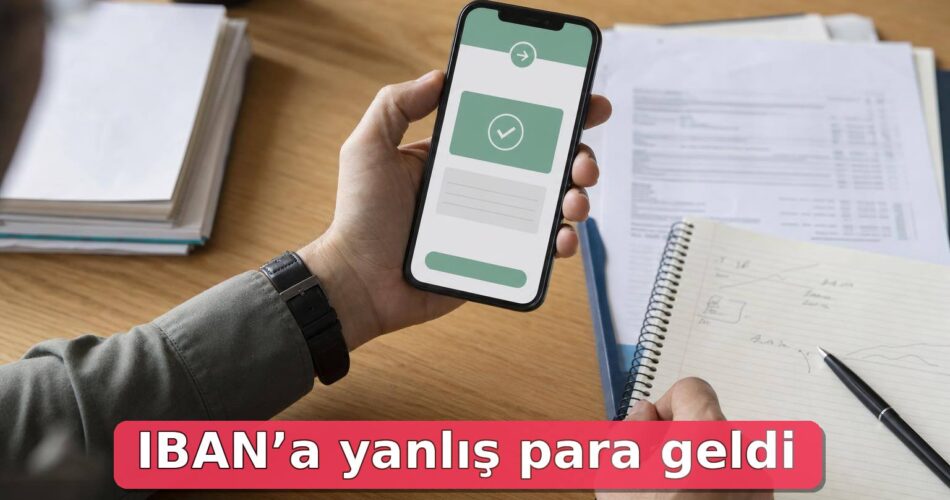 Mobil bankacılıkta yanlış gelen para transferini kontrol eden kişi